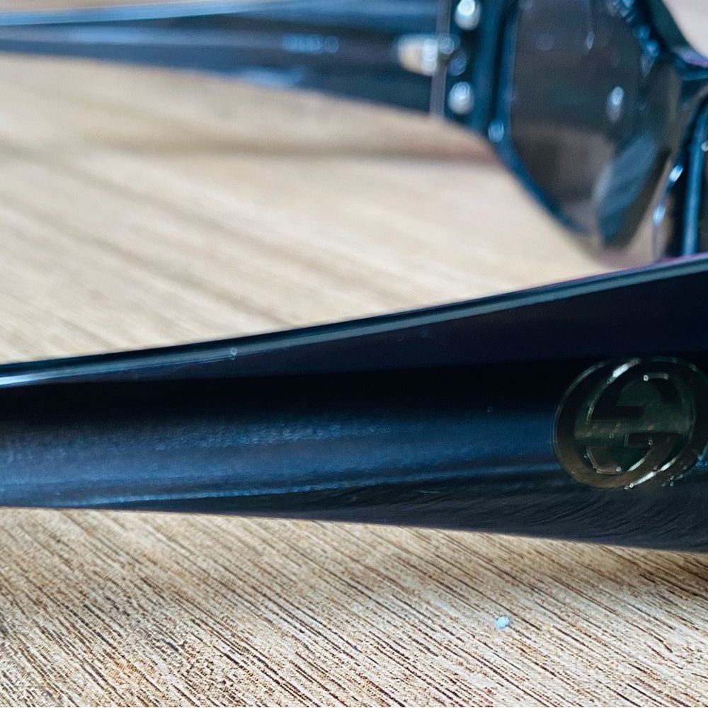 Authentic Gucci sunglasses - Picture 3 of 5